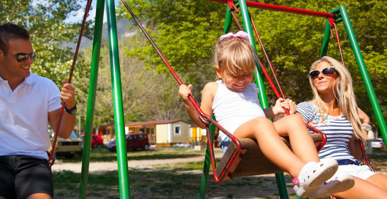 Campsite & Holiday Resort Медвея Екстериор снимка