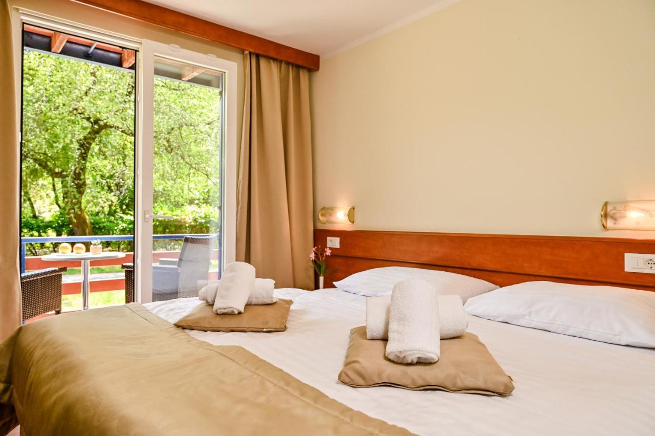 Campsite & Holiday Resort Медвея Екстериор снимка