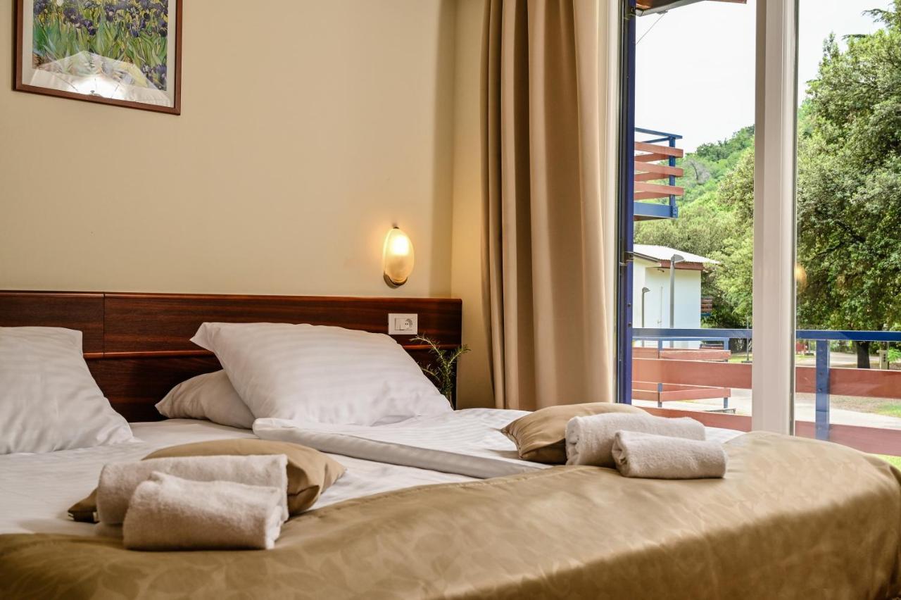 Campsite & Holiday Resort Медвея Екстериор снимка